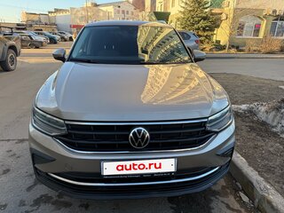 2021 Volkswagen Tiguan II Рестайлинг, коричневый, 2900000 рублей, вид 2