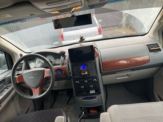 2008 Chrysler Town & Country V, красный, 970000 рублей, вид 5