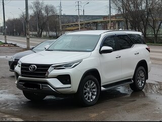 2022 Toyota Fortuner II Рестайлинг, белый, 5500000 рублей, вид 1