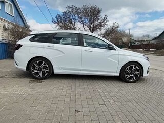 2024 Lada (ВАЗ) Vesta SW Sportline I Рестайлинг (NG), белый, 1865000 рублей, вид 4