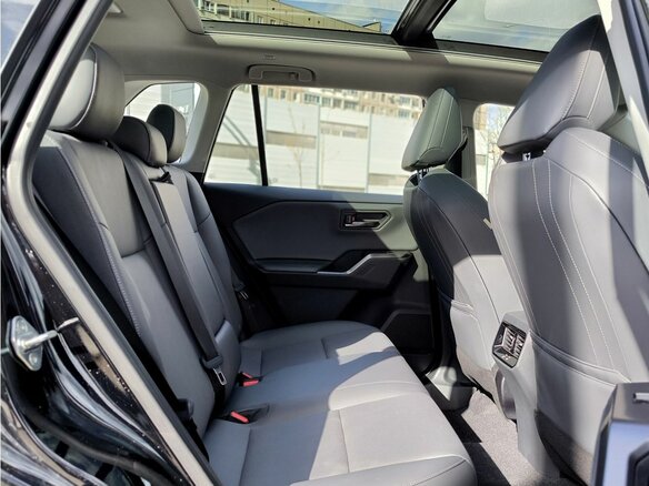 2026 Toyota RAV4 VI (XA60), чёрный, 4550000 рублей - вид 15