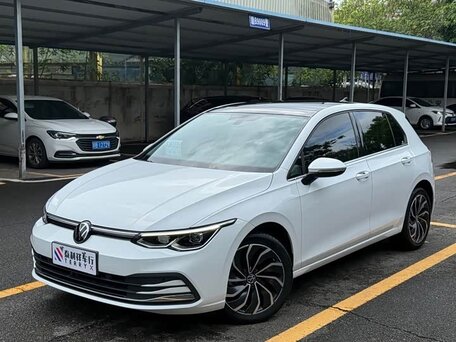 Volkswagen Golf VIII