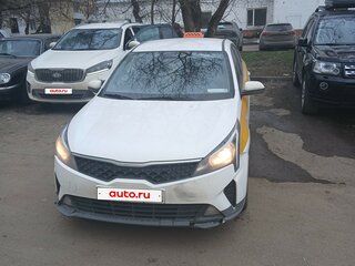 2022 Kia Rio IV Рестайлинг, белый, 1300000 рублей, вид 3