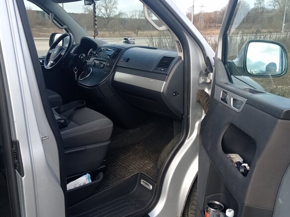 2013 Volkswagen Multivan T5 Рестайлинг, серебристый, 2575000 рублей - вид 17