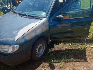 1997 Renault Megane I, зелёный, 85000 рублей, вид 2