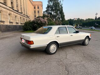 1987 Mercedes-Benz S-Класс 420 II (W126) Рестайлинг, белый, 840000 рублей, вид 1