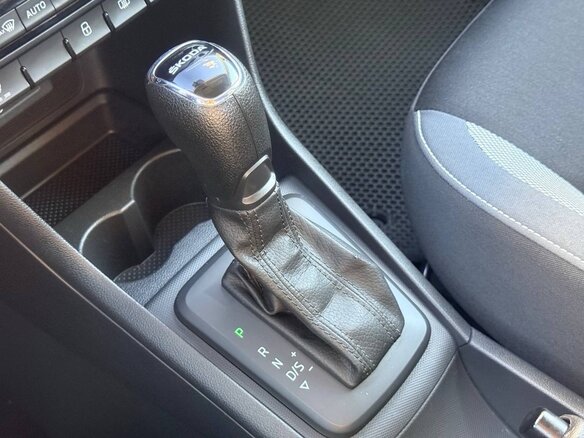 2019 Skoda Rapid I Рестайлинг, красный, 1685000 рублей - вид 17