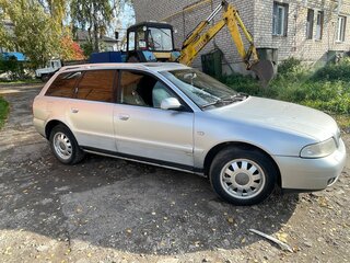 2000 Audi A4 I (B5) Рестайлинг, серебристый, 350000 рублей, вид 2