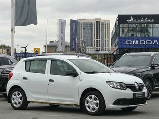 2017 Renault Sandero II, белый, 603000 рублей, вид 3