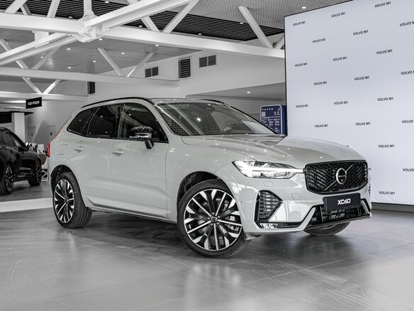 2026 Volvo XC60 II Рестайлинг 2, серый - вид 3