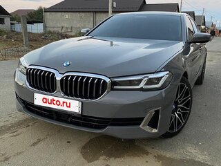 2022 BMW 5 серии 520i VII (G30/G31/G38) Рестайлинг, серый, 4550000 рублей, вид 4