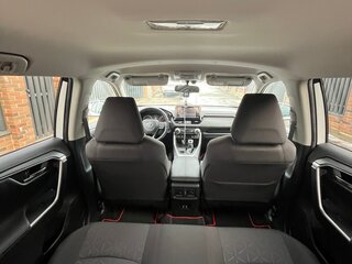 2020 Toyota RAV4 V (XA50), белый, 3200000 рублей, вид 4