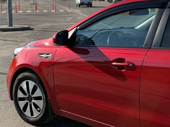 2016 Kia Rio III Рестайлинг, красный, 1099999 рублей - вид 1