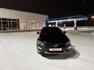 2017 Volvo S60 Cross Country, чёрный, 2350000 рублей, вид 3