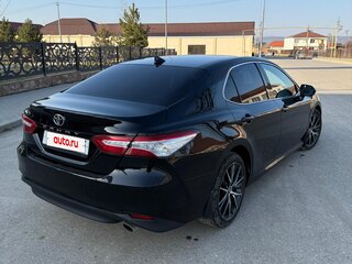 2021 Toyota Camry VIII (XV70) Рестайлинг, чёрный, 2640000 рублей, вид 4