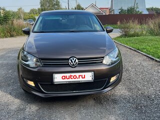 2014 Volkswagen Polo V, коричневый, 900000 рублей, вид 2
