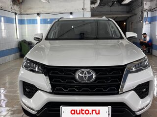 2021 Toyota Fortuner II Рестайлинг, белый, 3900000 рублей, вид 2