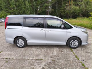 2015 Toyota Noah III (R80), серебристый, 1830000 рублей, вид 5