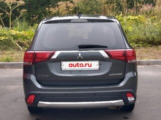 2017 Mitsubishi Outlander III Рестайлинг 2, серый, 1850000 рублей, вид 3