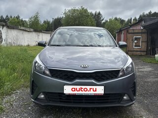 2020 Kia Rio IV Рестайлинг, серый, 1600000 рублей, вид 5