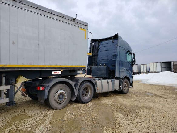 2020 Volvo FH, синий, 7760000 рублей - вид 2