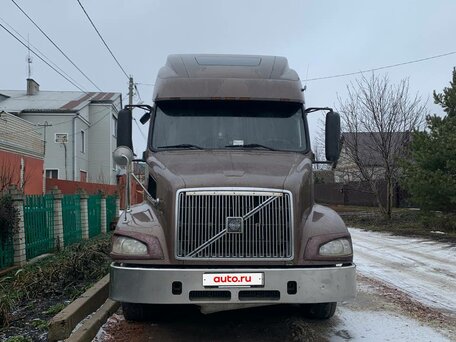 2002 Volvo VNL, коричневый, 1500000 рублей, вид 3
