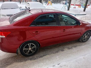 2010 Kia Cerato 6-speed II, красный, 600000 рублей, вид 3