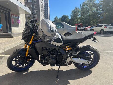 2022 Yamaha MT-09 (FZ-09), серебристый, 1250000 рублей, вид 3