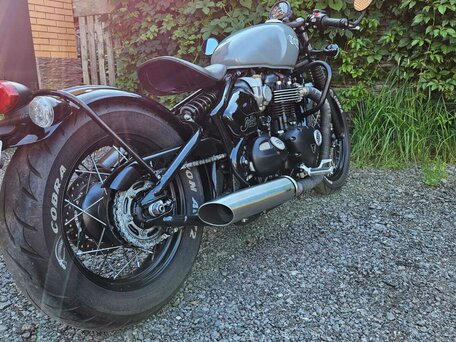 2017 Triumph Bonneville Bobber, серый, 1350000 рублей, вид 5
