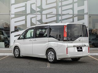 2015 Honda Stepwgn V, белый, 1785000 рублей, вид 2