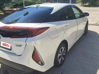 2017 Toyota Prius PHV ZVW52 IV (XW50), белый, 2000000 рублей, вид 2