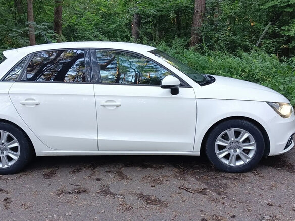 2013 Audi A1 I (8X), белый - вид 1