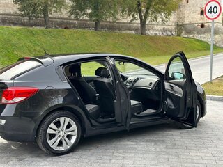 2012 Chevrolet Cruze I Рестайлинг, чёрный, 800000 рублей, вид 5
