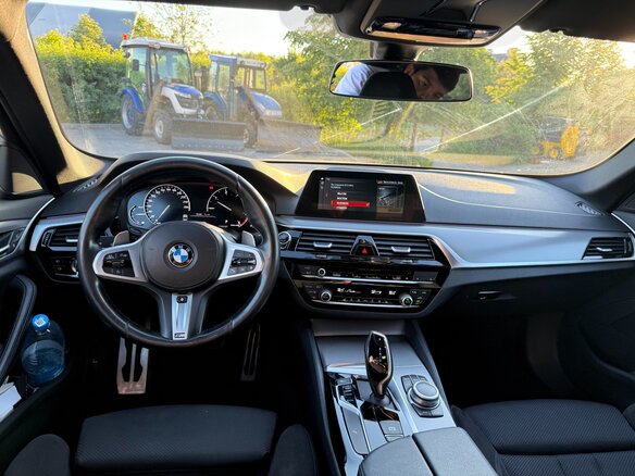 2020 BMW 5 серии 520d xDrive VII (G30/G31/G38), белый, 3100000 рублей - вид 17