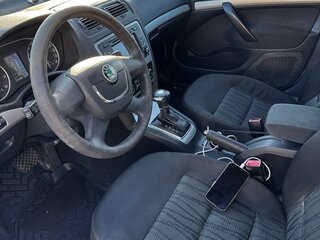 2010 Skoda Octavia DSG7 II (A5) Рестайлинг, белый, 720000 рублей, вид 5