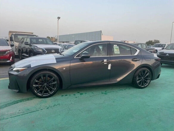 2025 Lexus IS 300 III Рестайлинг 2, серый, 6240000 рублей - вид 3