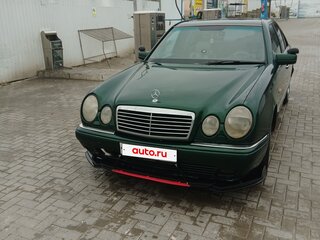1996 Mercedes-Benz E-Класс 230 II (W210, S210), зелёный, 350000 рублей, вид 2