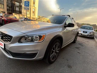 2016 Volvo V60 Cross Country I, серебристый, 2200000 рублей, вид 4