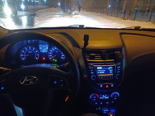 2016 Hyundai Solaris I Рестайлинг, серебристый, 1350000 рублей, вид 4
