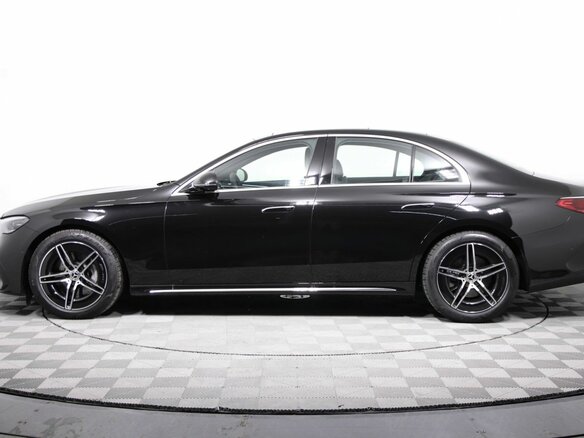 2026 Mercedes-Benz E-Класс 300 VI (W214, S214), чёрный - вид 1