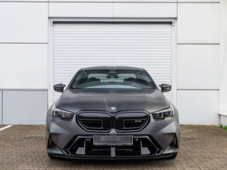 2025 BMW M5 VII (G90), серый, 26000000 рублей, вид 1
