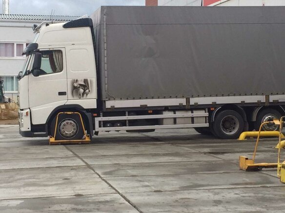 2005 Volvo FH, белый, 4000000 рублей - вид 15