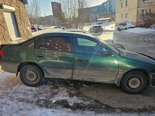1999 Toyota Avensis I, зелёный, 550000 рублей, вид 2