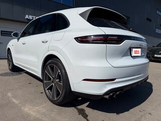 2022 Porsche Cayenne E-Hybrid III, белый, 14650000 рублей, вид 4
