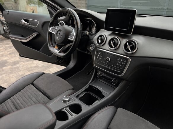 2015 Mercedes-Benz GLA 250 I (X156), чёрный, 1875000 рублей - вид 3