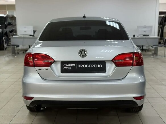 2013 Volkswagen Jetta VI, серебристый, 695000 рублей - вид 4