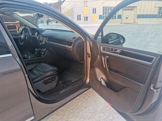 2011 Volkswagen Touareg II, коричневый, 2290000 рублей, вид 4