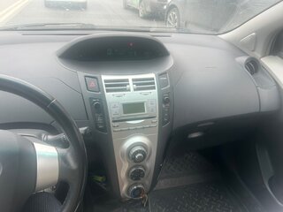 2008 Toyota Yaris Multimode II, серый, 600000 рублей, вид 2