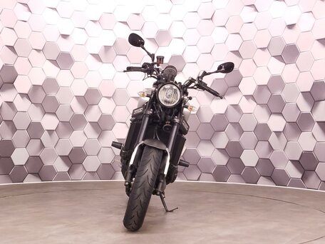 2018 Yamaha XSR900, серебристый, 649000 рублей, вид 5