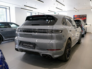 2025 Porsche Cayenne GTS III Рестайлинг, серый, 25900000 рублей, вид 4